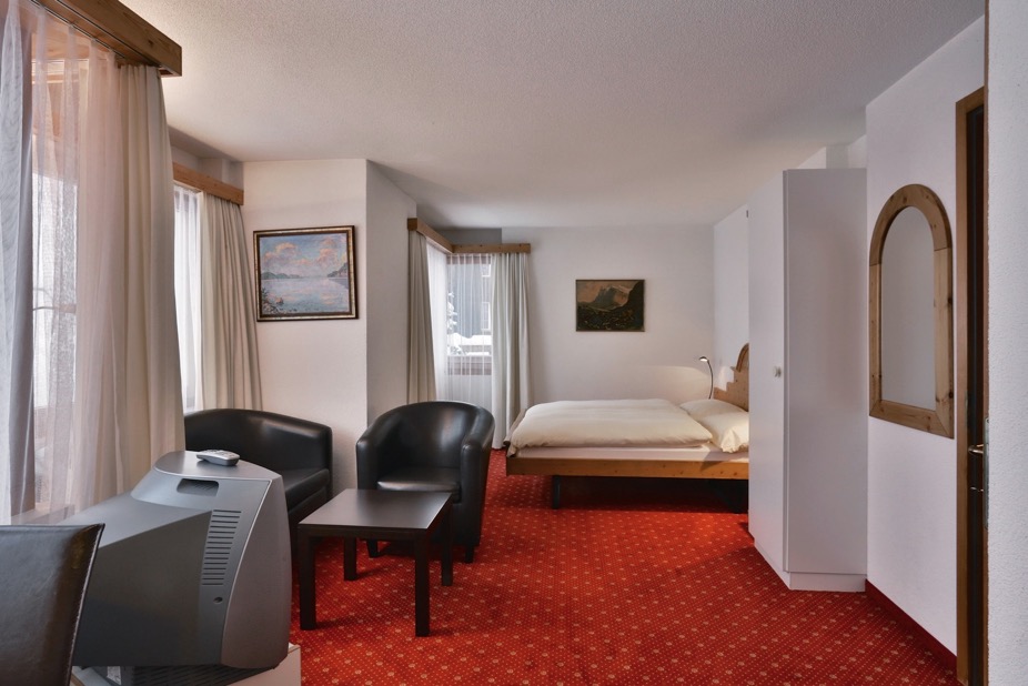 E037: Wohn- und Schlafraum